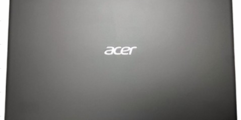 So sánh vỏ laptop nhựa và kim loại chuẩn xác